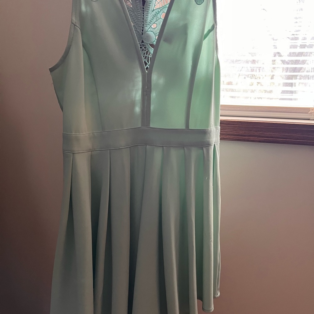 Teal detailed event dress - Picture 8 of 10